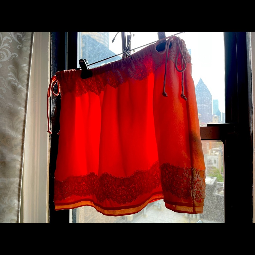 Skirt with tie detail